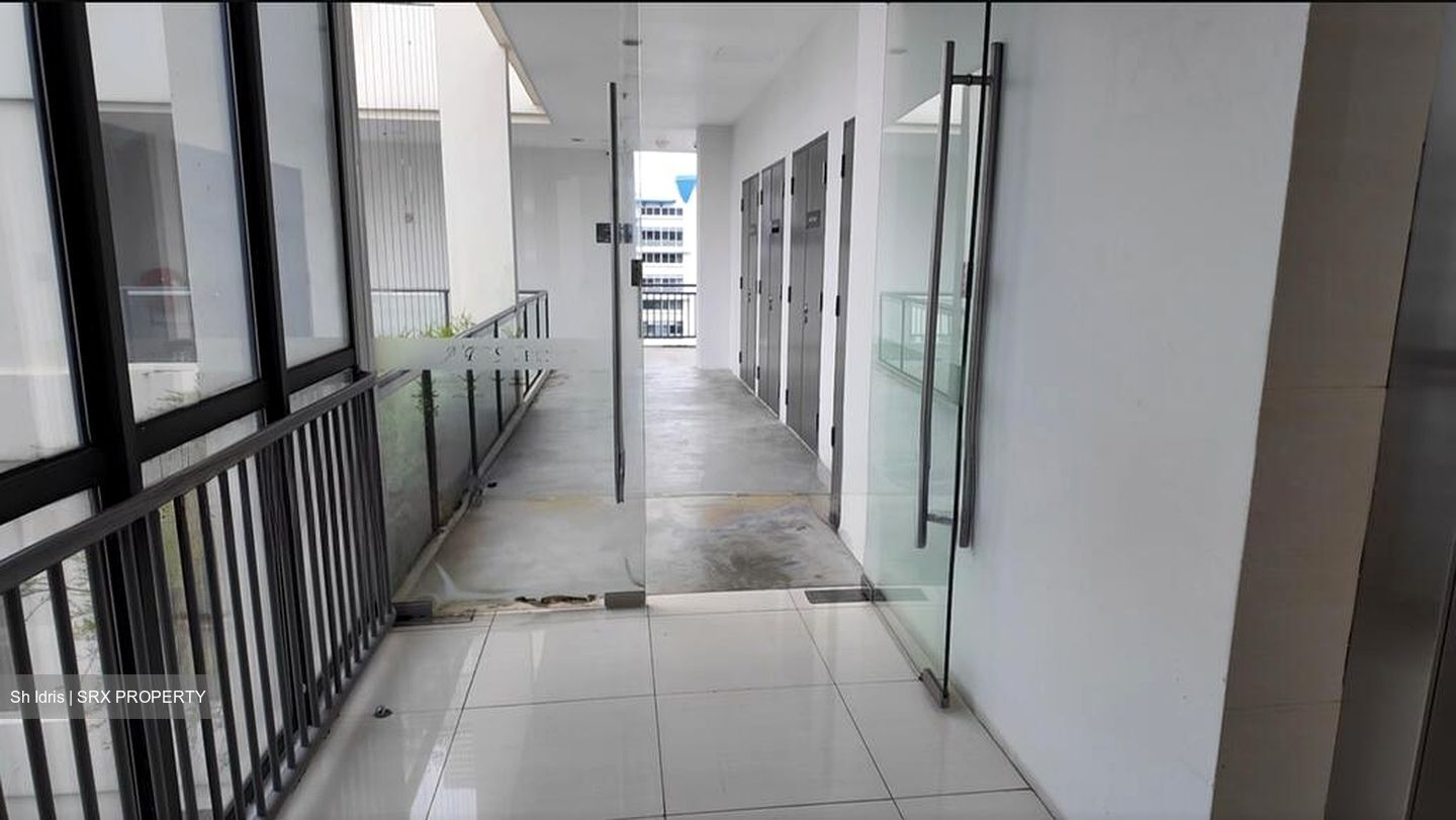 A'posh Bizhub (D27), Factory #499157391